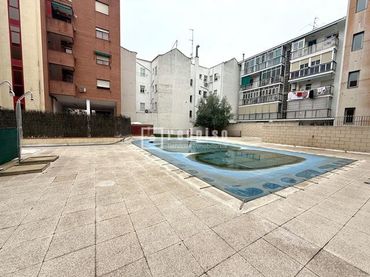 Piso con piscina en venta en Villaverde