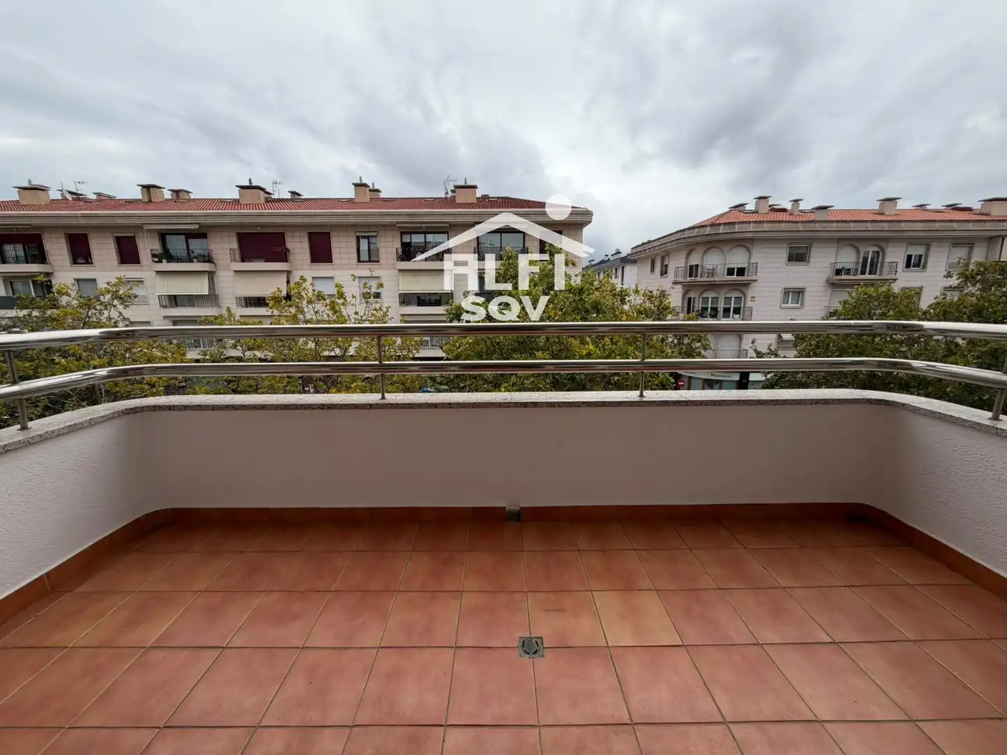 Flat with lift to rent in Montserrat Roig, imagen 2