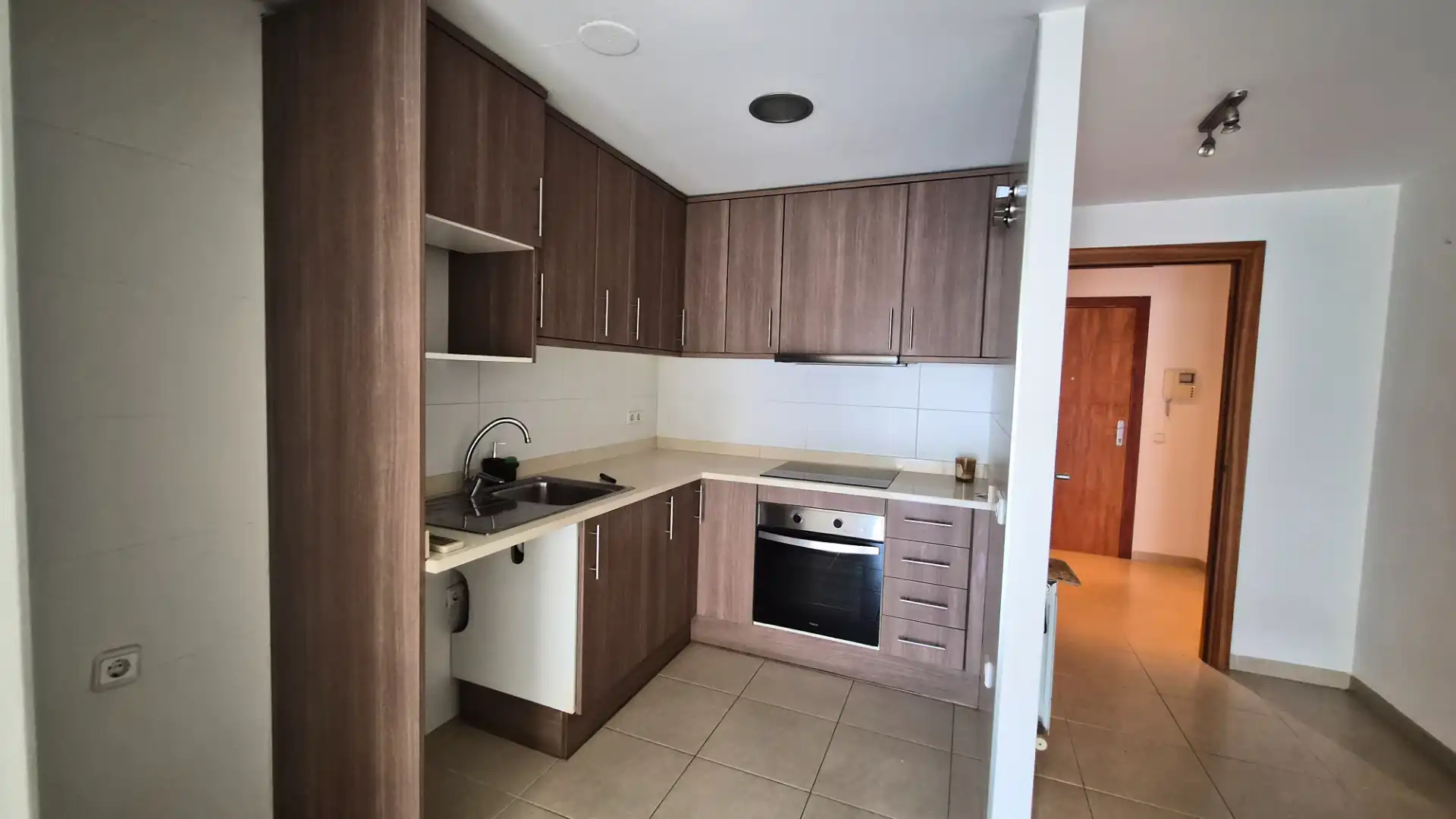 Flat with terrace for sale in Carrer de la Bruguera, imagen 4