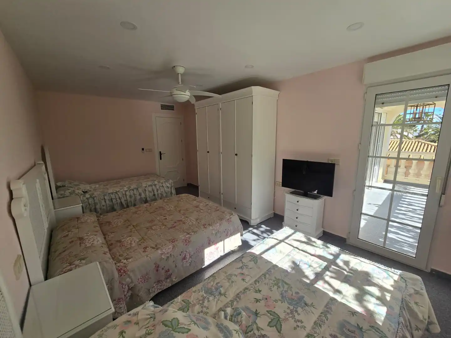 Dormitori de Casa o xalet en venda en Orihuela amb Aire condicionat, Calefacció i Jardí privat