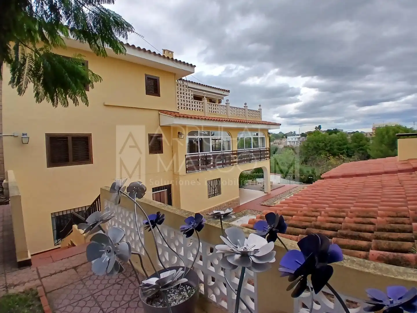 Vista exterior de Casa o chalet en venta en Vila-real con Jardín privado, Terraza y Piscina