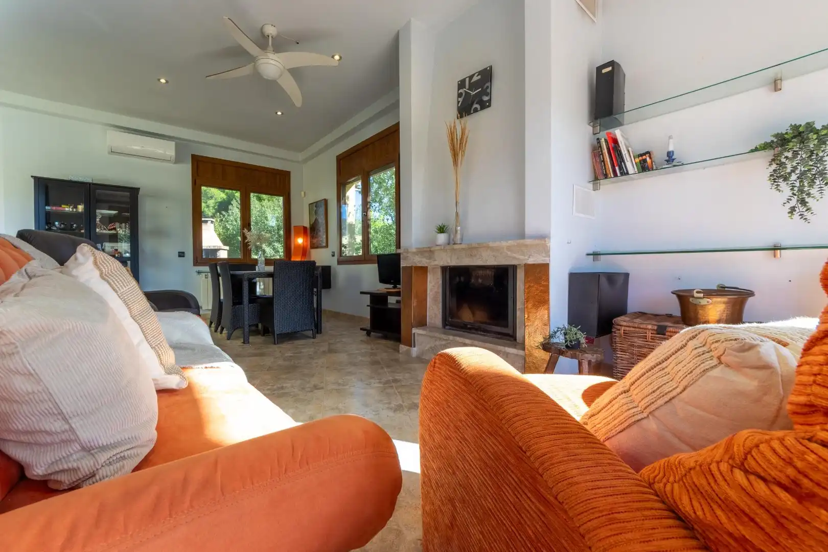 Sala d'estar de Casa o xalet en venda en Mont-roig del Camp amb Calefacció, Jardí privat i Terrassa