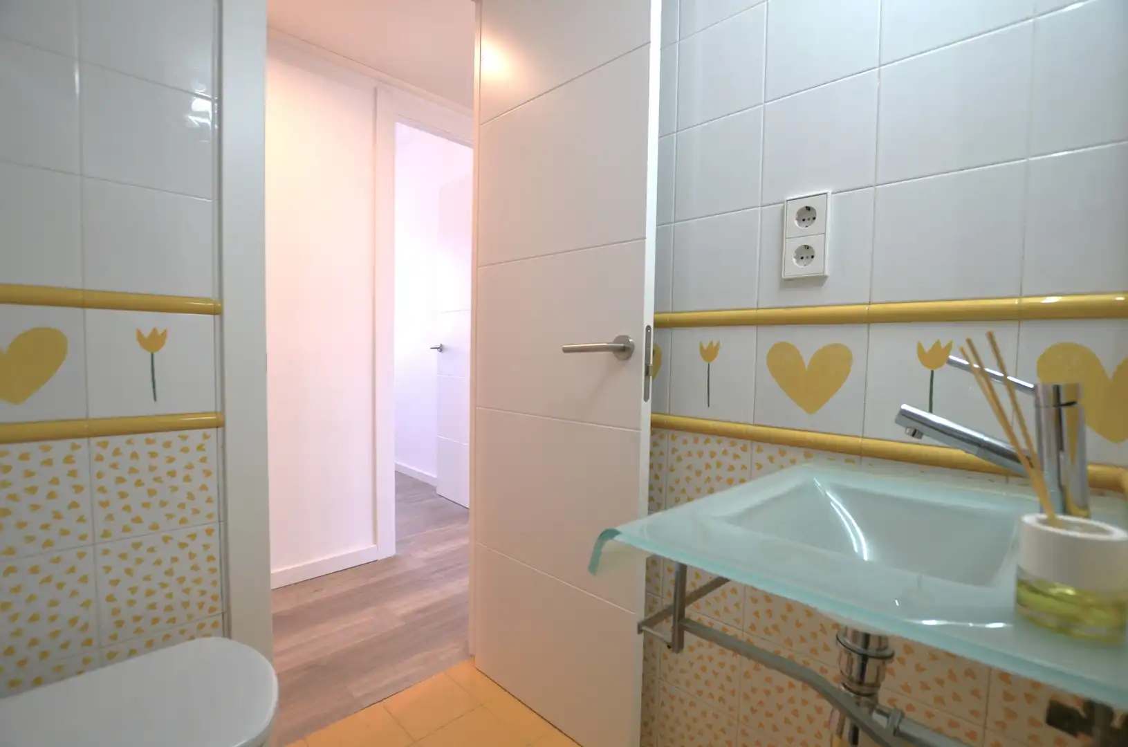 Baño de Piso en venta en Montgat con Calefacción, Parquet y Horno