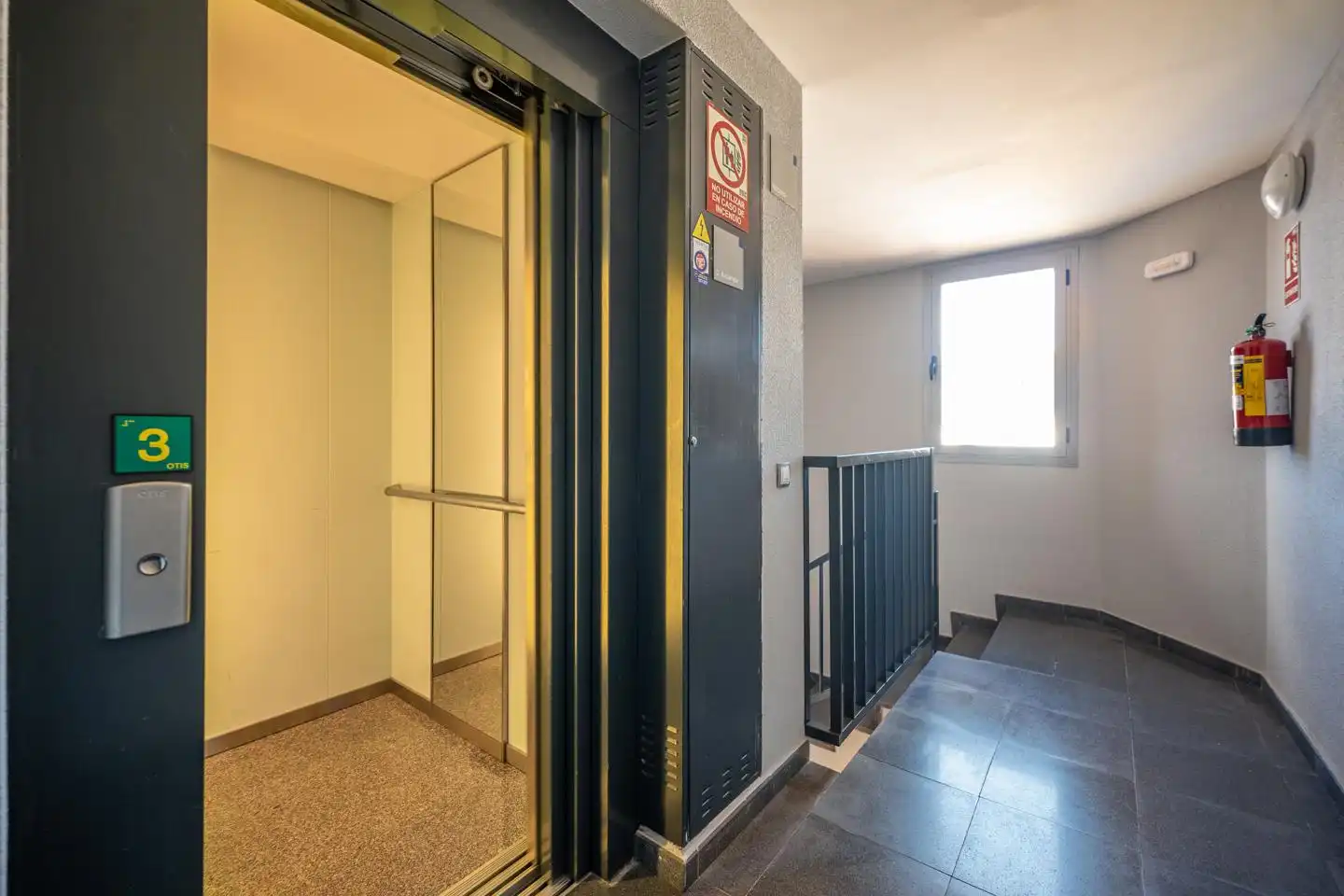 Piso en venta en Ávila con Calefacción, Trastero y Amueblado