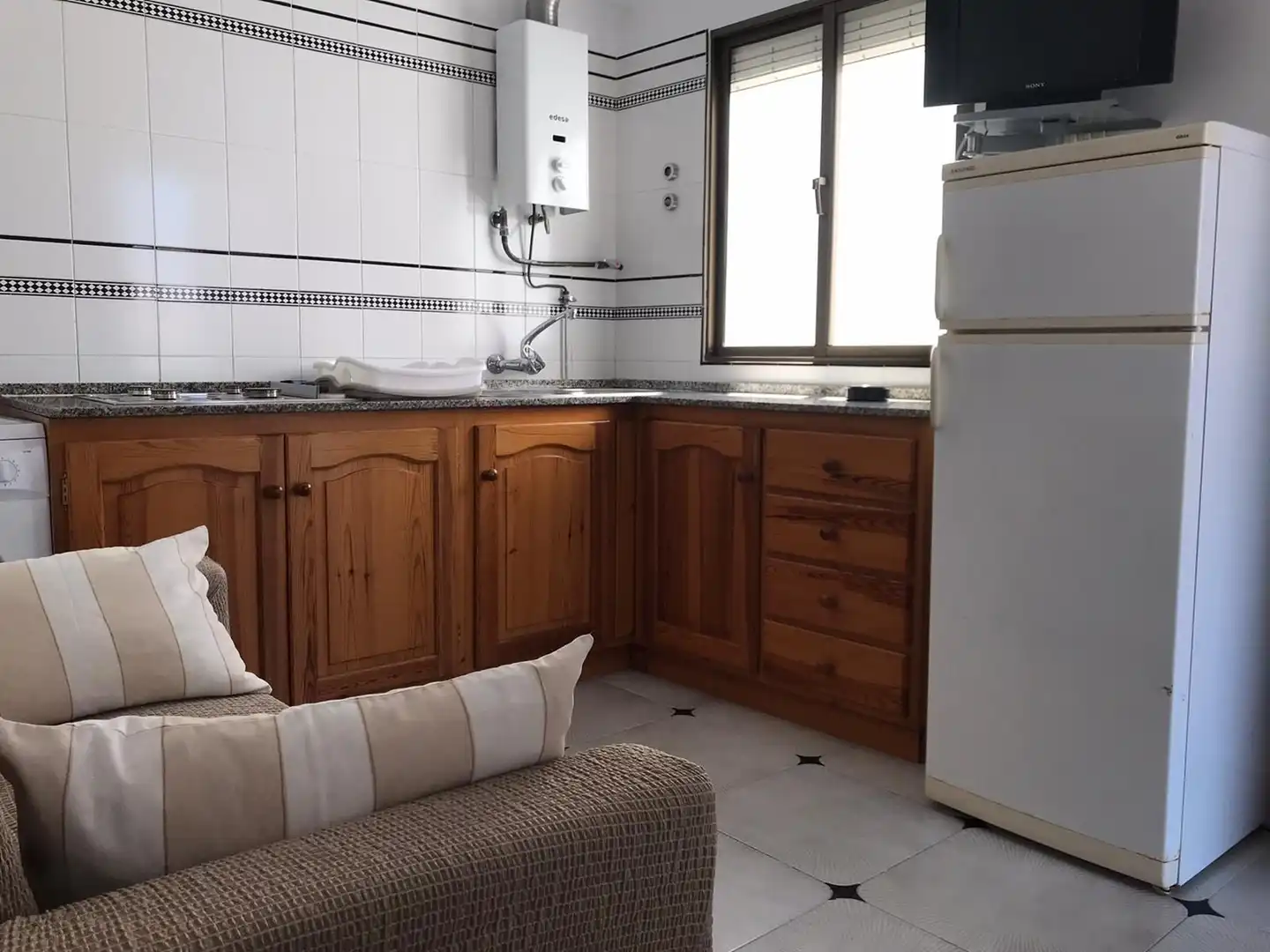 Cuina de Apartament de lloguer en Chipiona amb Terrassa