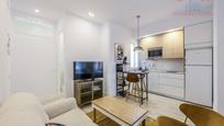 Living room of Flat to rent in  Madrid Capital  with Air Conditioner, Heating and Parquet flooring