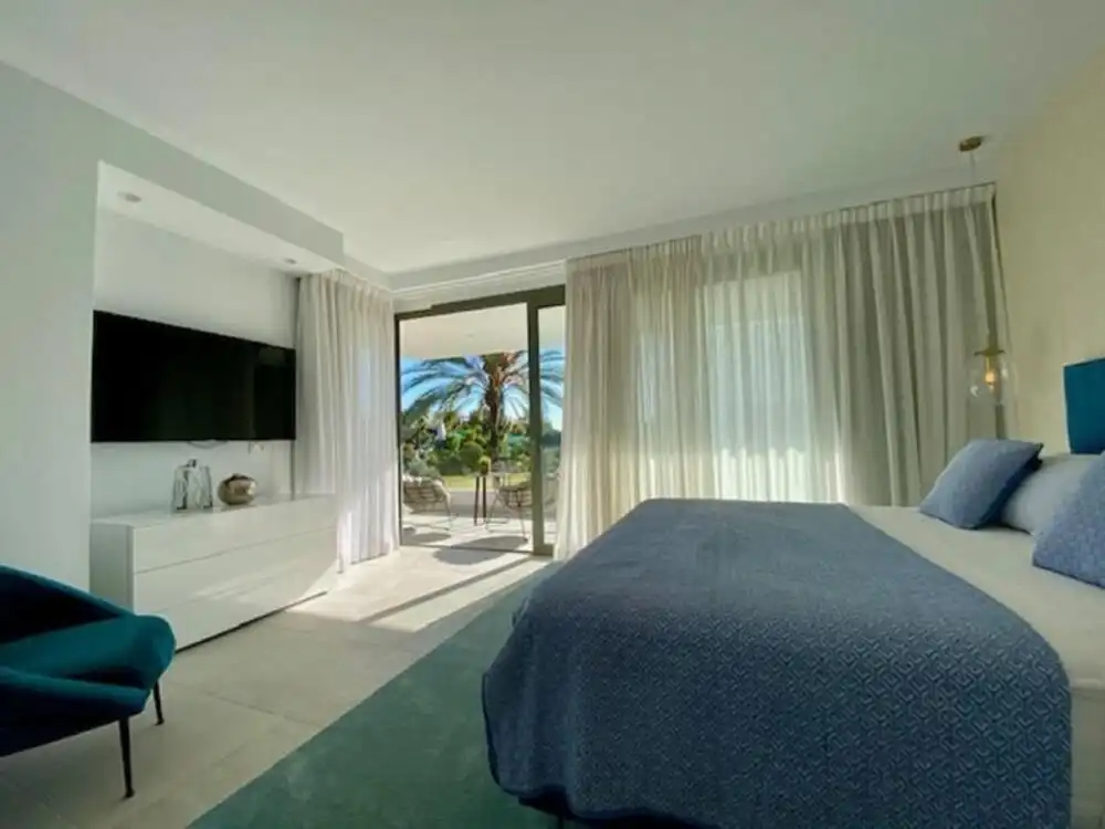 Dormitori de Casa o xalet de lloguer en Estepona amb Aire condicionat, Jardí privat i Terrassa