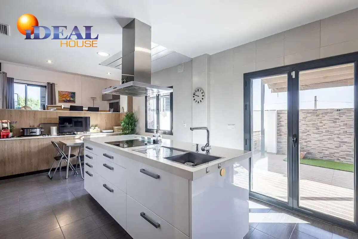Detached house with garden for sale in Polideportivo, imagen 14