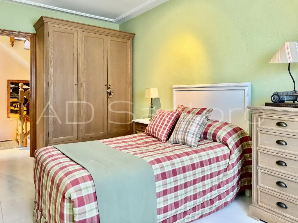 Habitación de Casa adosada en venta en Vilanova i la Geltrú