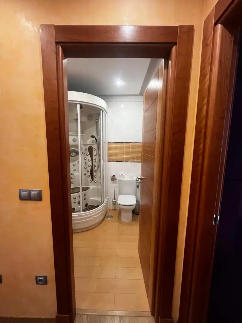 Badezimmer von Wohnung zur Miete in Granada mit Klimaanlage, Heizung und Parkett