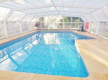 Xalet amb piscina en venda a Sol y Luz