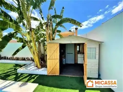 Vista exterior de Casa o chalet en venta en Los Barrios con Aire acondicionado, Calefacción y Jardín privado