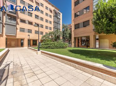 Àtic amb piscina en venda a Calle de la Estrella Naos