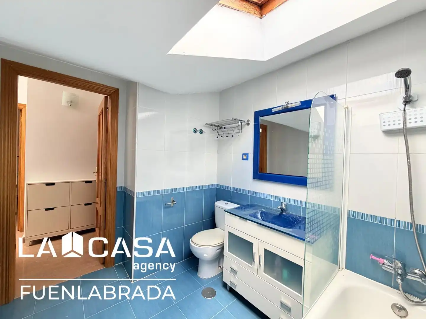 Bathroom of Duplexes for sale in El Viso de San Juan  with Heating, Swimming Pool and Balcony
