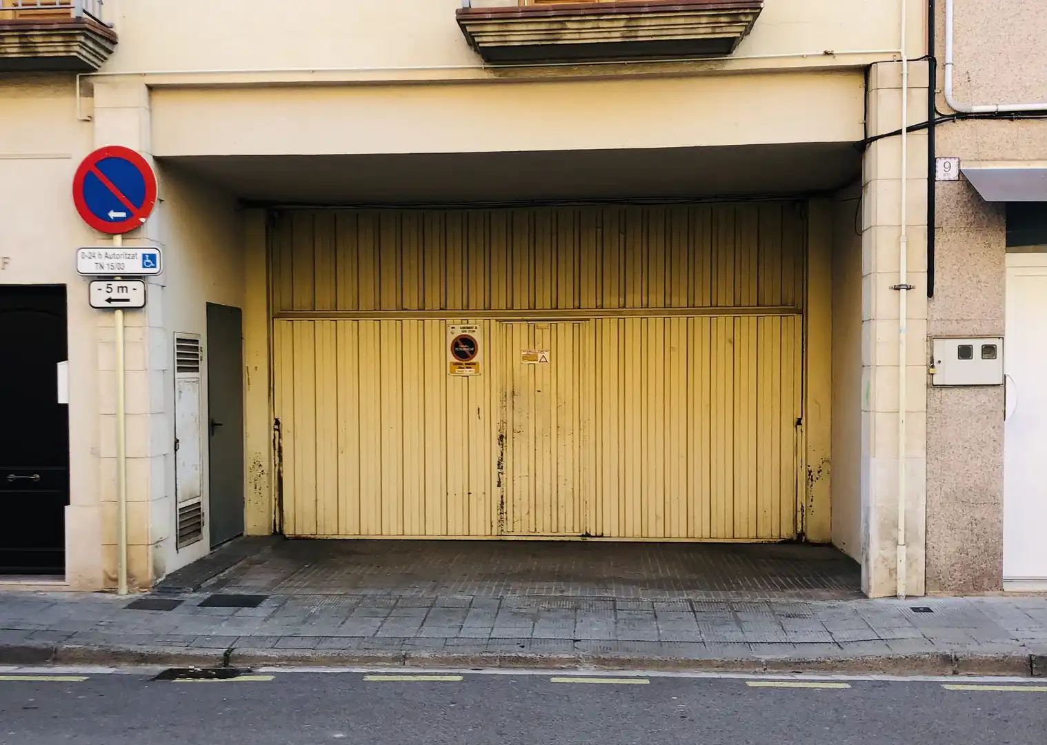 Einzelparkplatz zum Verkauf in Carrer Montserrat 1, imagen 13