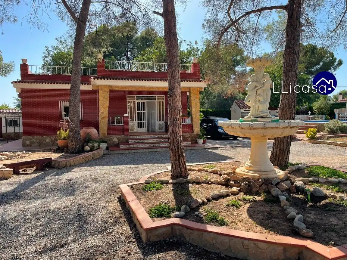 Vista exterior de Casa o xalet de lloguer en Olocau amb Calefacció, Jardí privat i Terrassa