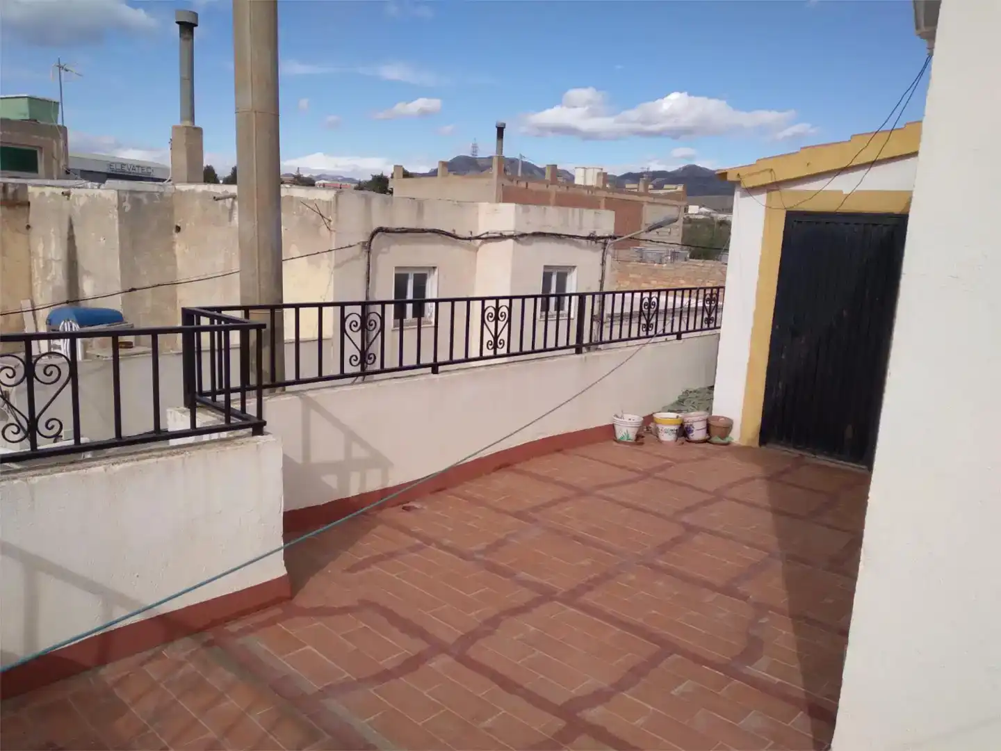 Casa adosada en venda a Fines