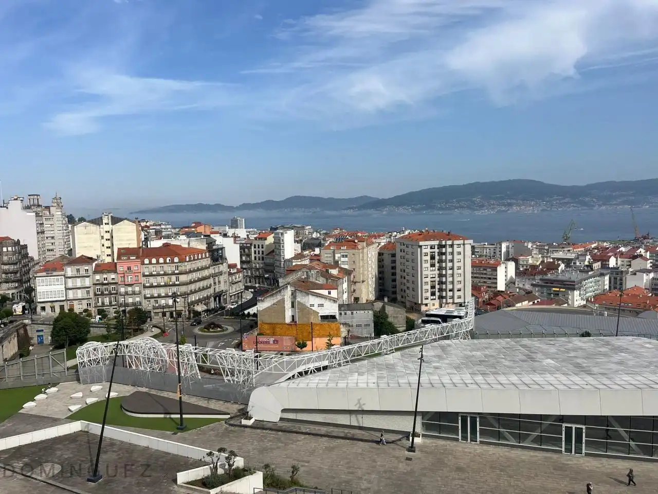 Vista exterior de Pis en venda en Vigo  amb Calefacció, Parquet i Terrassa