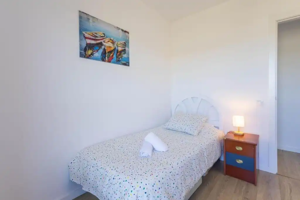 Habitación de Piso de alquiler en Santa Cruz de Bezana con Calefacción, Amueblado y Balcón