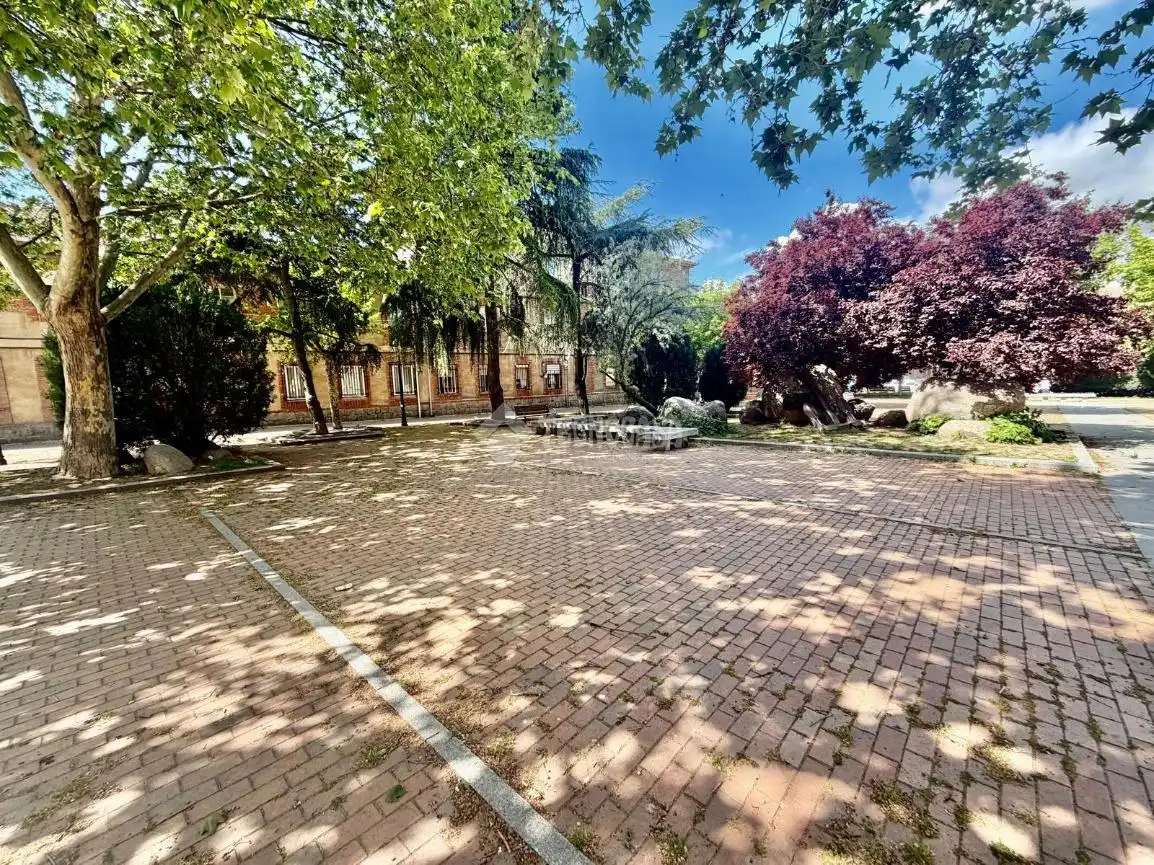Vista exterior de Pis en venda en Ávila amb Calefacció
