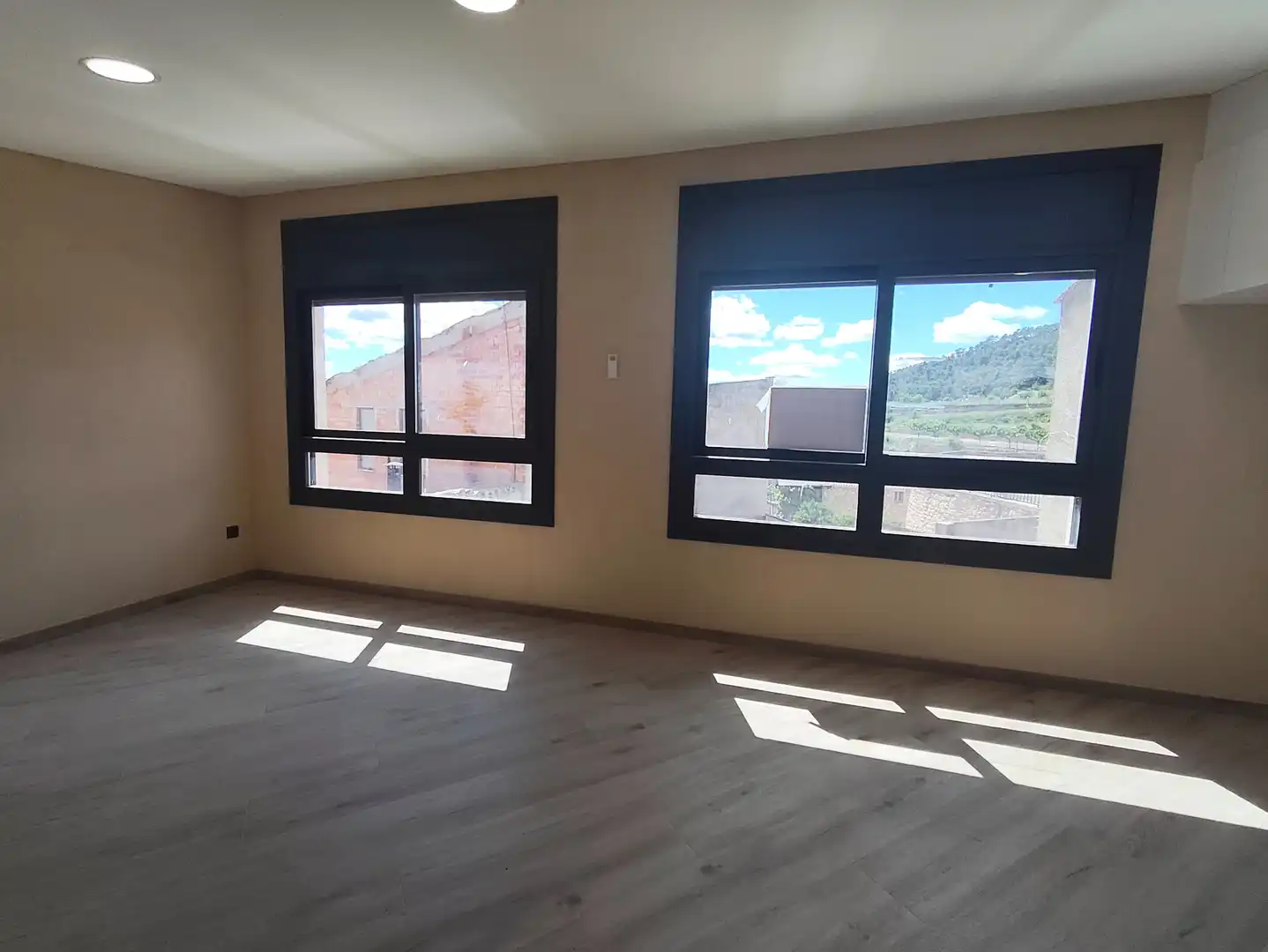 Sala d'estar de Casa o xalet en venda en Tarrés amb Parquet