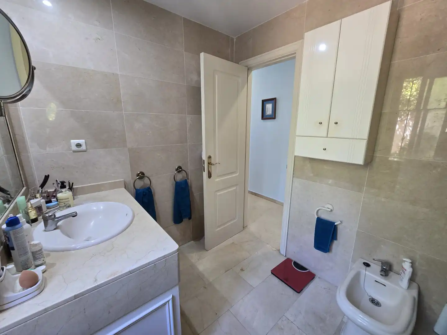 Baño de Piso en venta en Marbella con Aire acondicionado, Terraza y Alarma