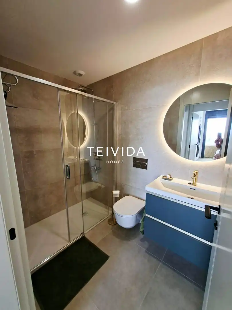 Baño de Piso de alquiler en Adeje con Terraza, Piscina y Amueblado
