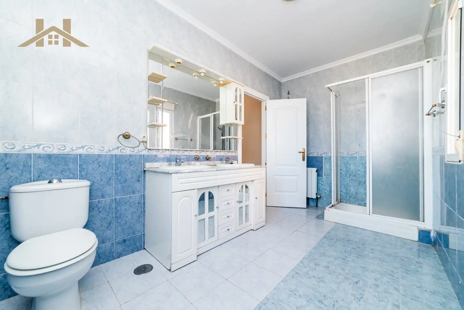 Bathroom of Detached homes for sale in El Álamo, Madrid