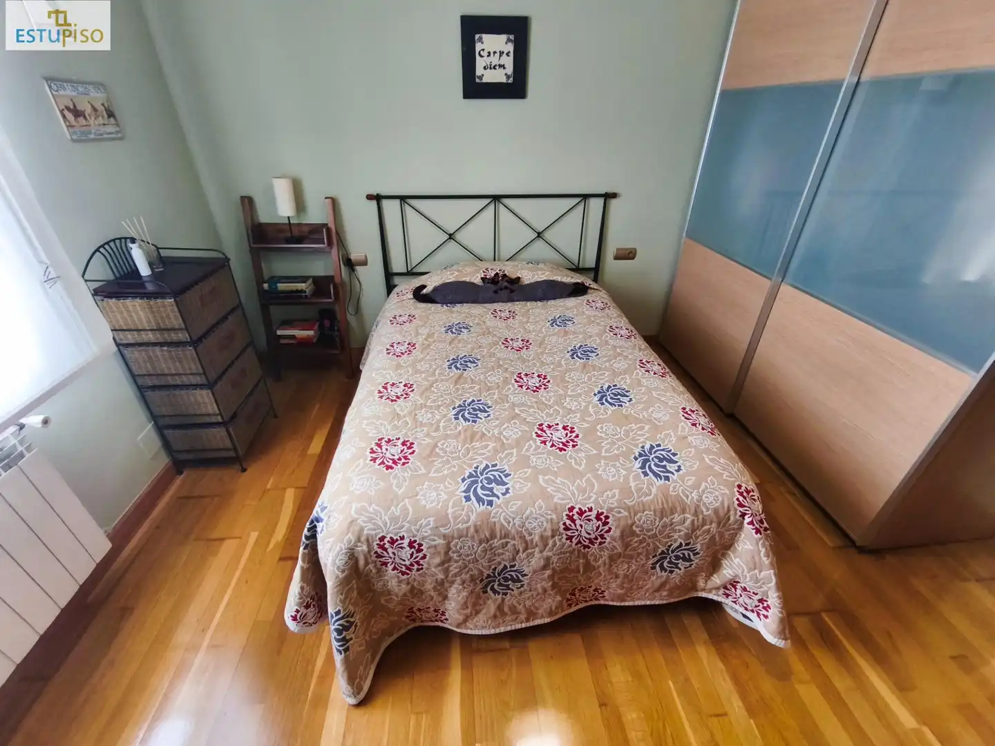 Bedroom of Flat for sale in Vitoria - Gasteiz  with Heating, Parquet flooring and Furnished