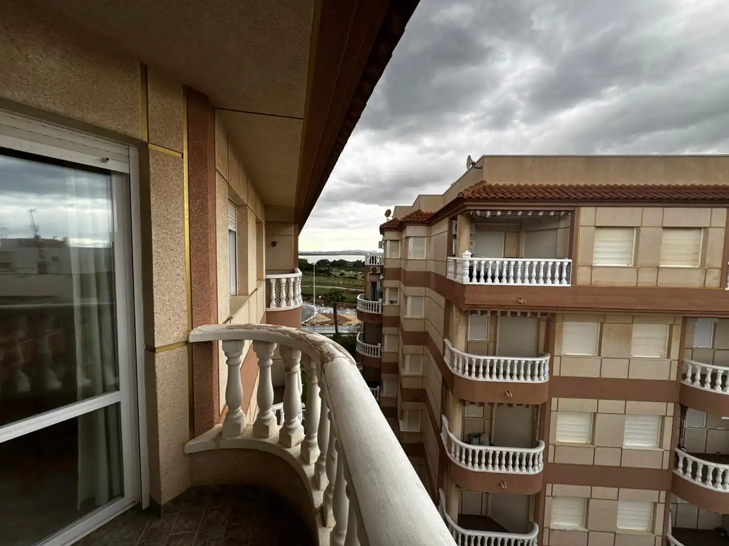 Schlafzimmer von Dachboden zum Verkauf in Torrevieja mit Klimaanlage, Terrasse und Möbliert