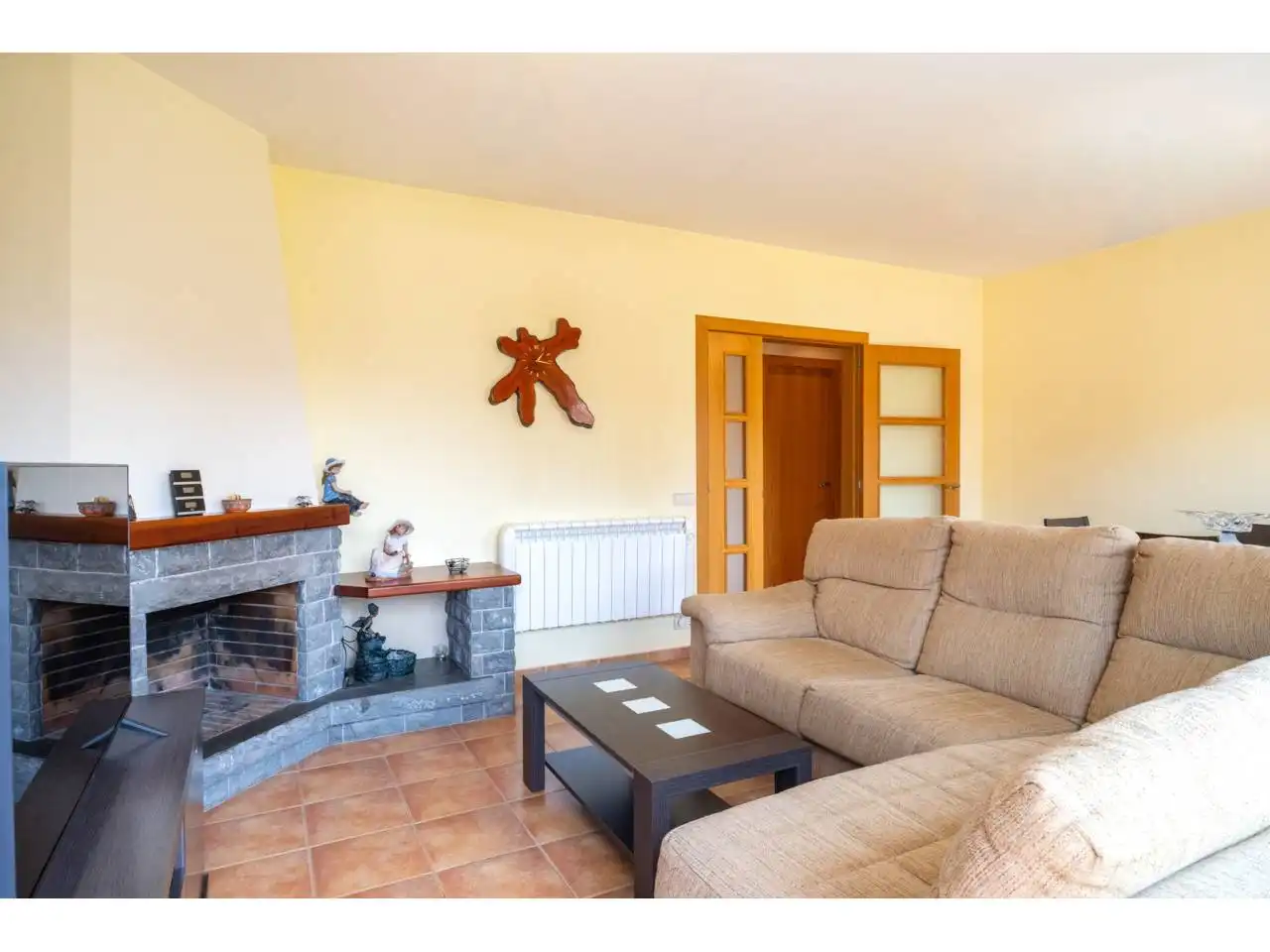 Sala de estar de Piso en venta en Avià con Calefacción y Balcón