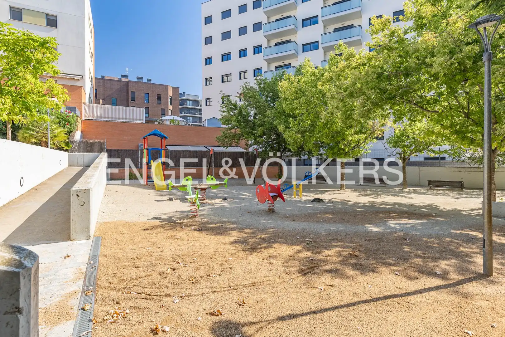 Planta baixa en venda en Terrassa amb Calefacció i Piscina
