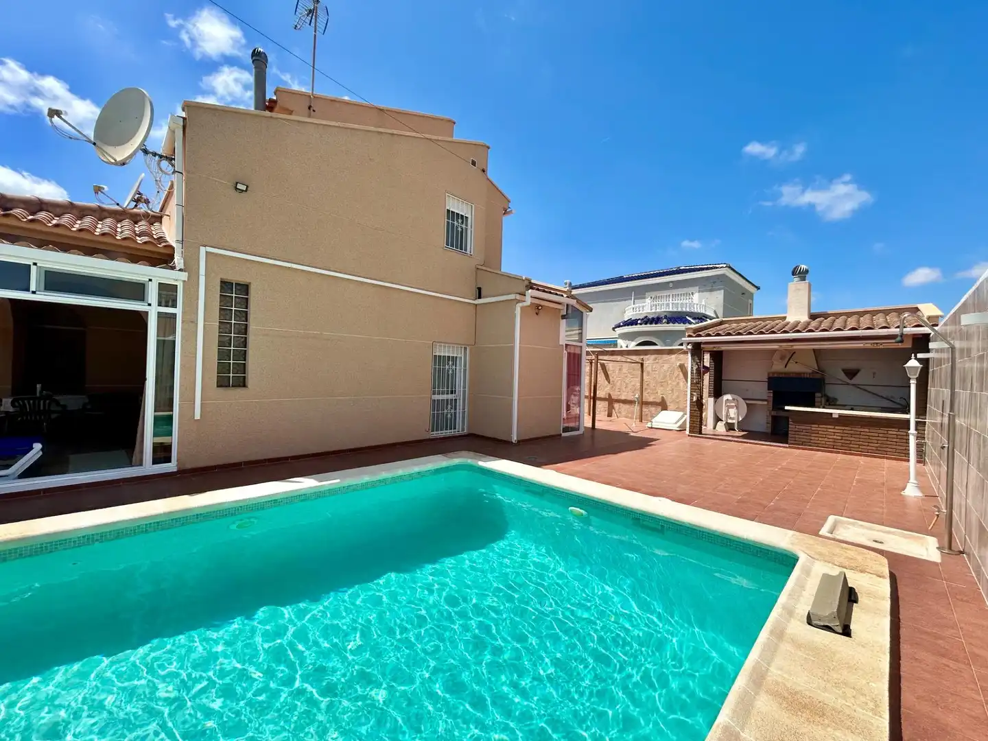 Piscina de Casa o xalet en venda en Torrevieja amb Aire condicionat, Calefacció i Jardí privat