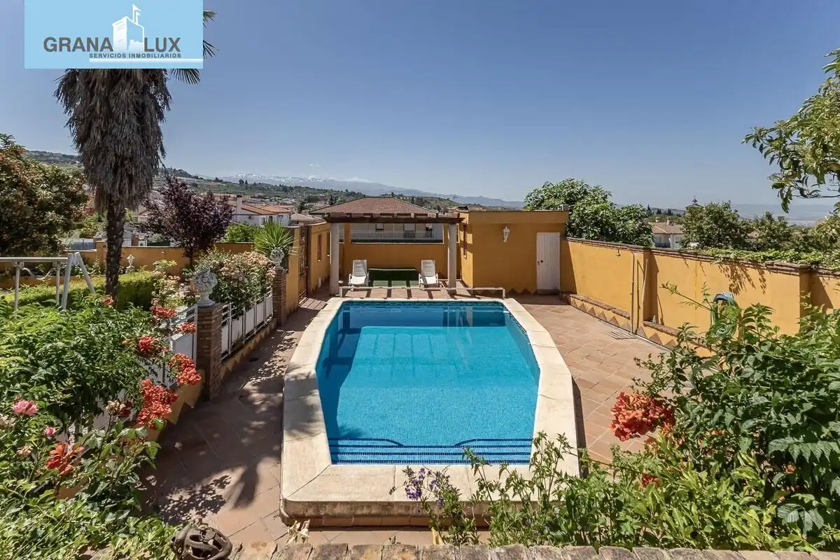 Chalet con terraza en venta en Alfacar