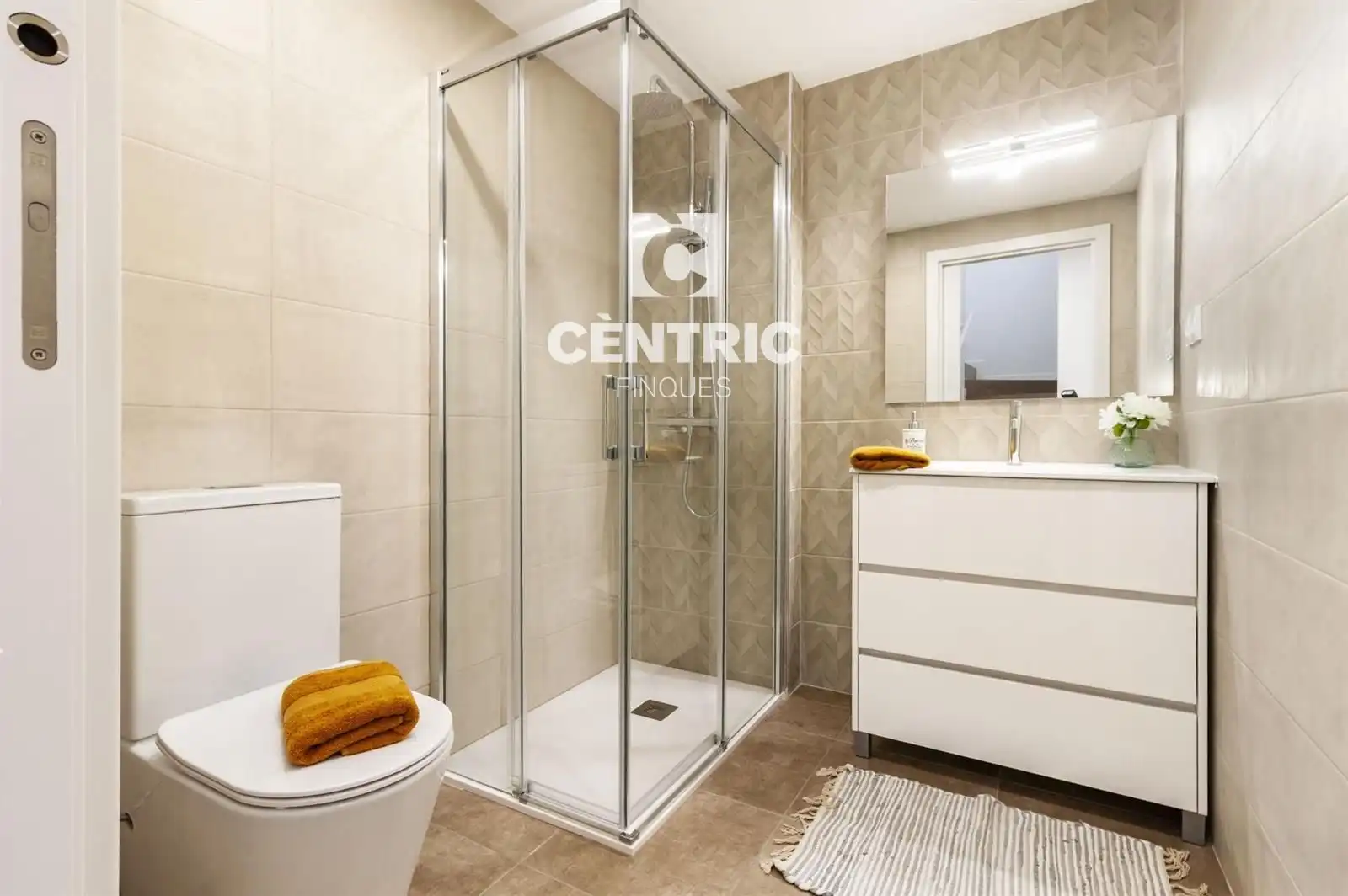 Baño de Piso en venta en Terrassa con Terraza