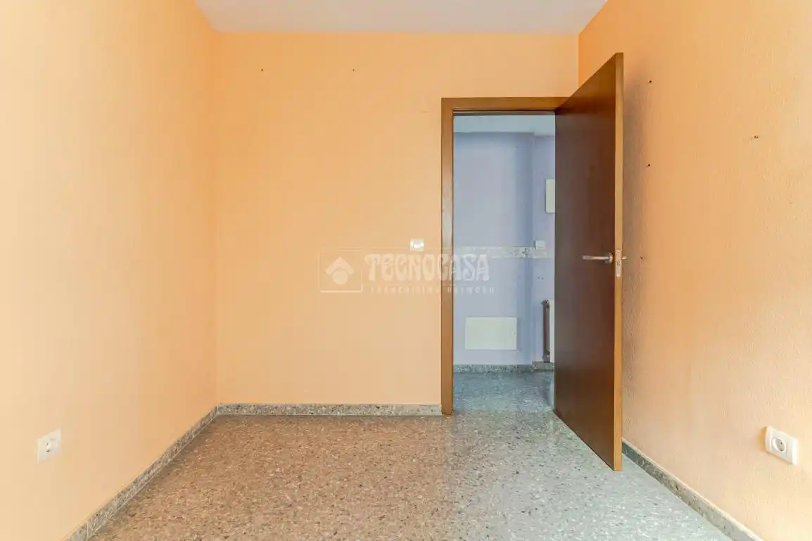 Flat for sale in Granada