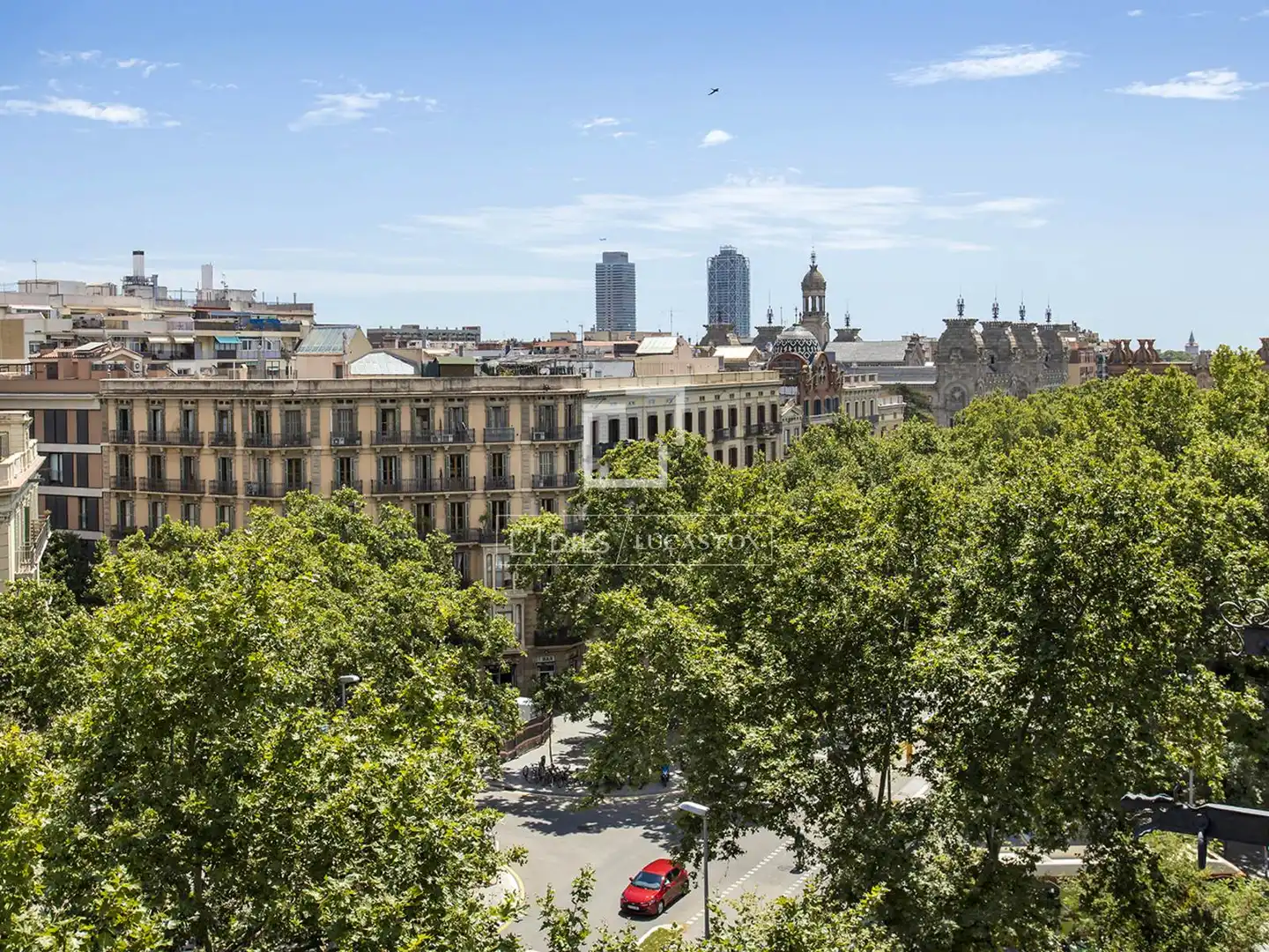 Außenansicht von Dachboden zum Verkauf in Barcelona mit Klimaanlage, Heizung und Parkett