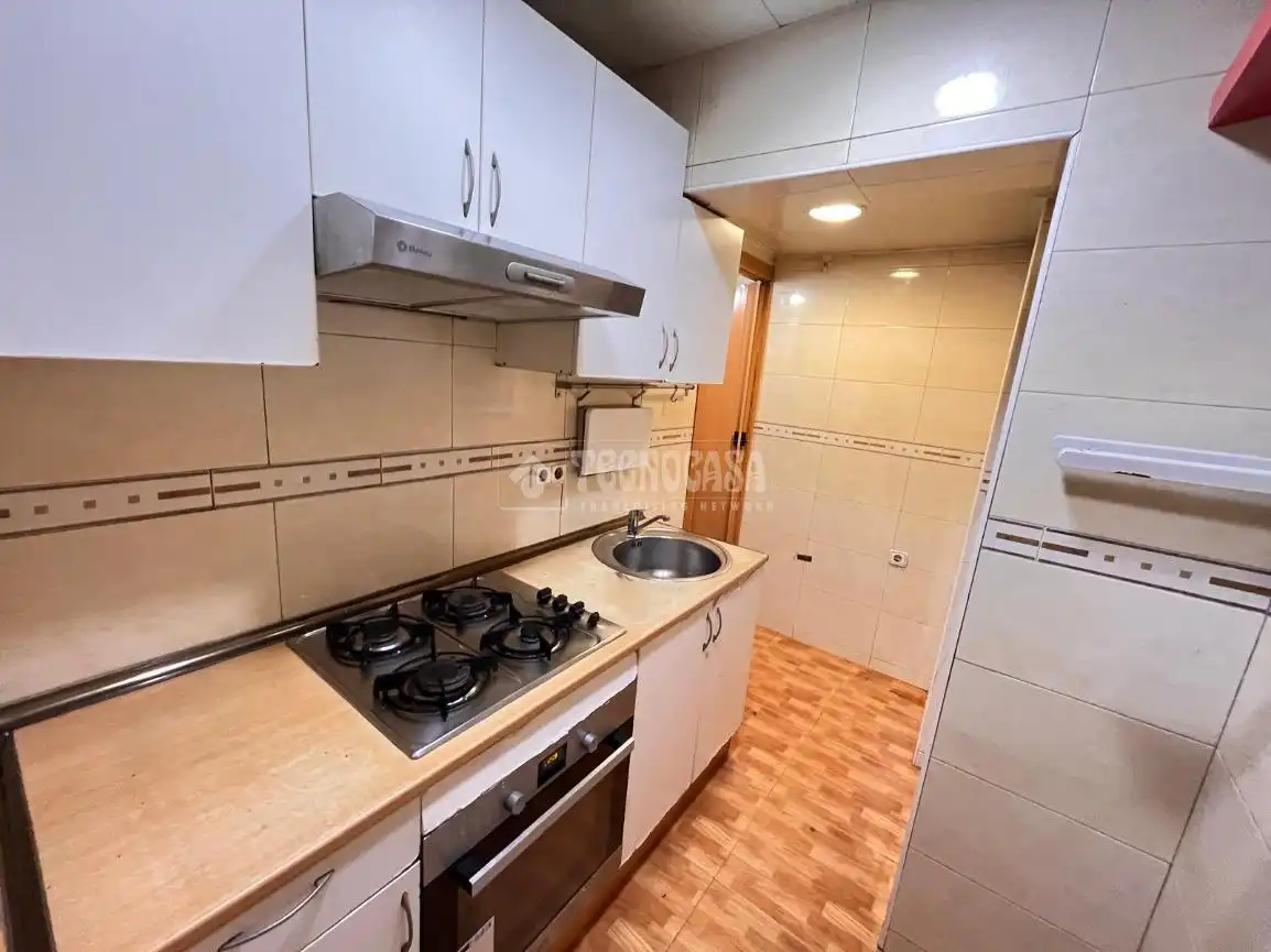 Cocina de Piso en venta en L'Hospitalet de Llobregat con Trastero