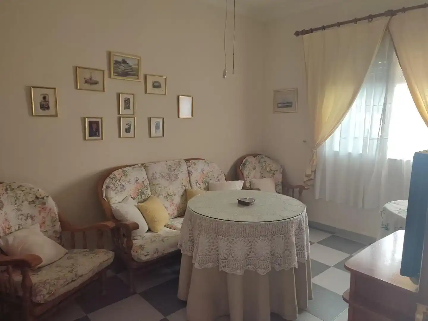 Sala d'estar de Casa adosada en venda en El Puerto de Santa María