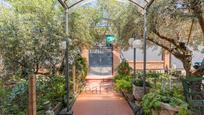 Jardí de Casa o xalet en venda en Santa Coloma de Gramenet amb Jardí privat, Terrassa i Moblat