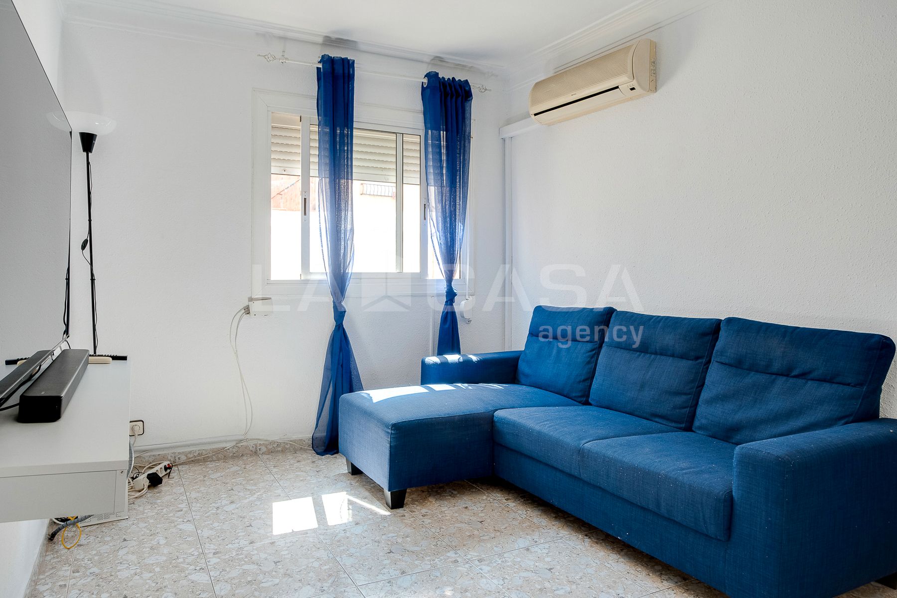 Living room of Flat for sale in L'Hospitalet de Llobregat