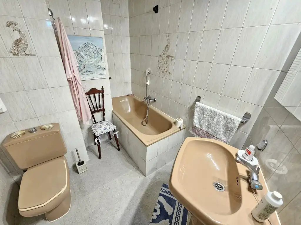 Bathroom of Flat for sale in Avilés