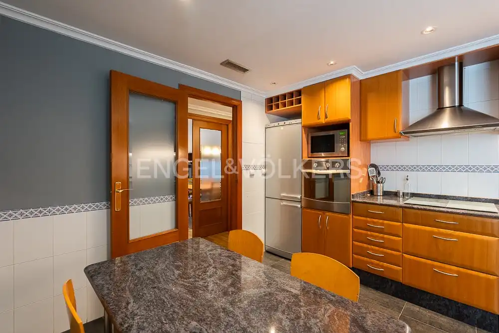 Kitchen of Flat for rent in Valencia  with Air Conditioner, Heating and Parquet flooring