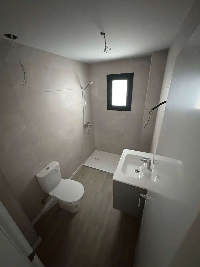 Bany de Apartament en venda en Málaga amb Parquet, Terrassa i Piscina