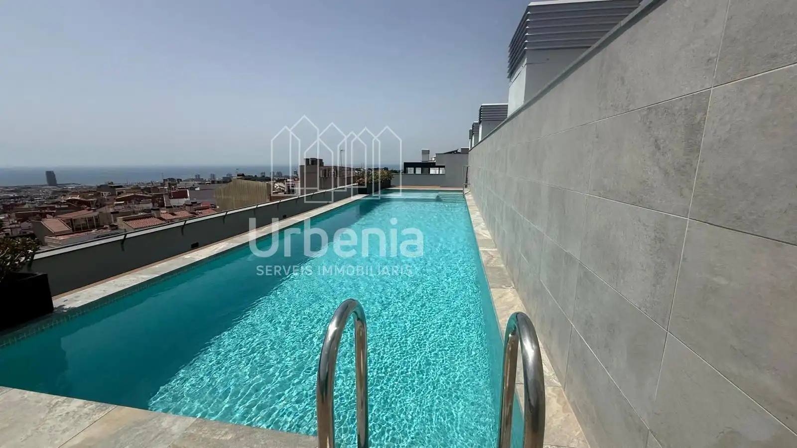 Piscina de Piso de alquiler en Mataró con Aire acondicionado, Calefacción y Terraza