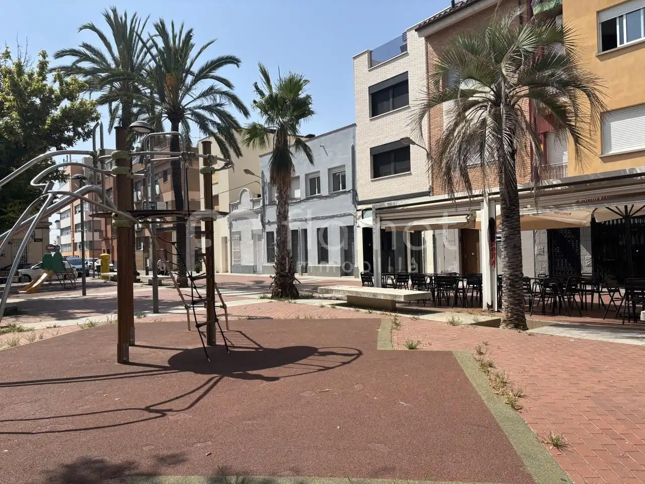 Vista exterior de Casa o xalet en venda en Badalona amb Terrassa, Traster i Forn
