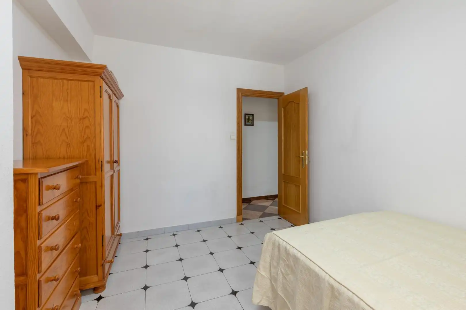 Habitación de Piso en venta en Granada con Terraza, Amueblado y Balcón