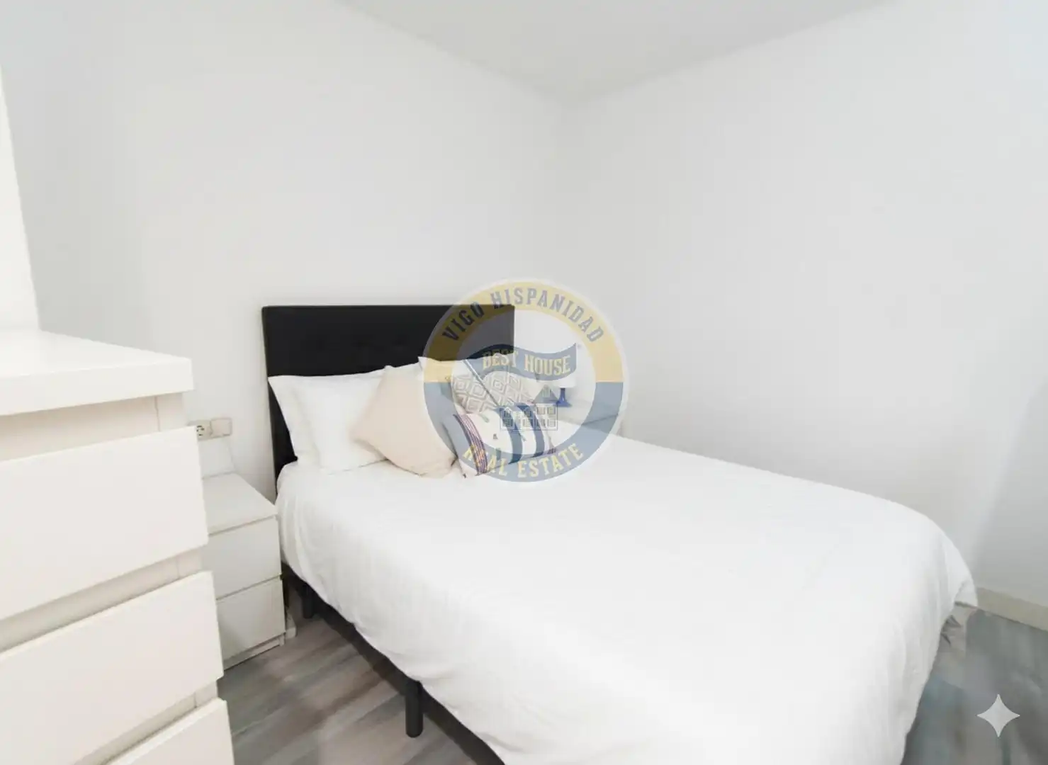 Bedroom of Apartments for sale in Vigo   with Heating and Storage room