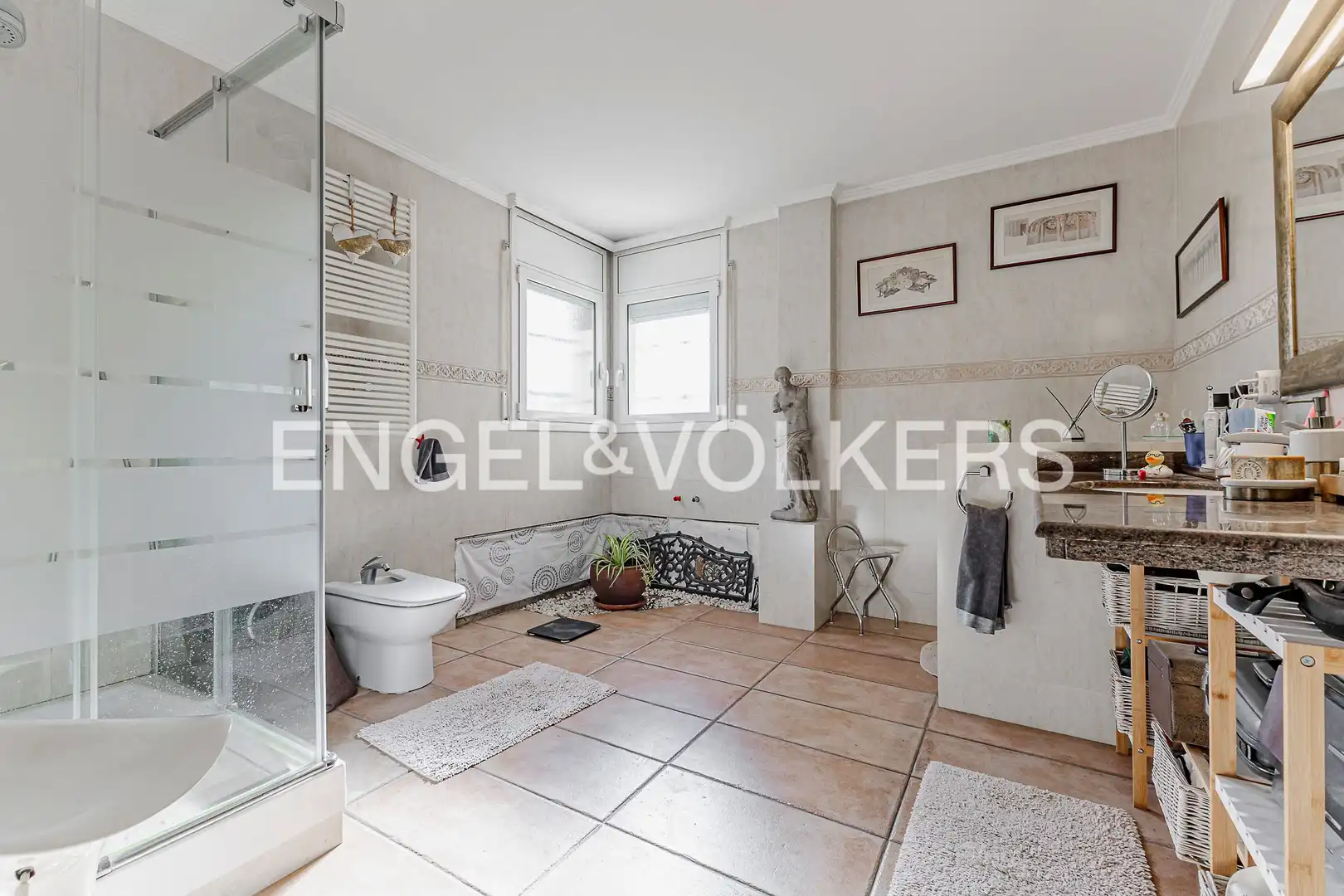 Bathroom of Houses for sale in Sant Cugat del Vallès  with Heating, Private garden and Storage room