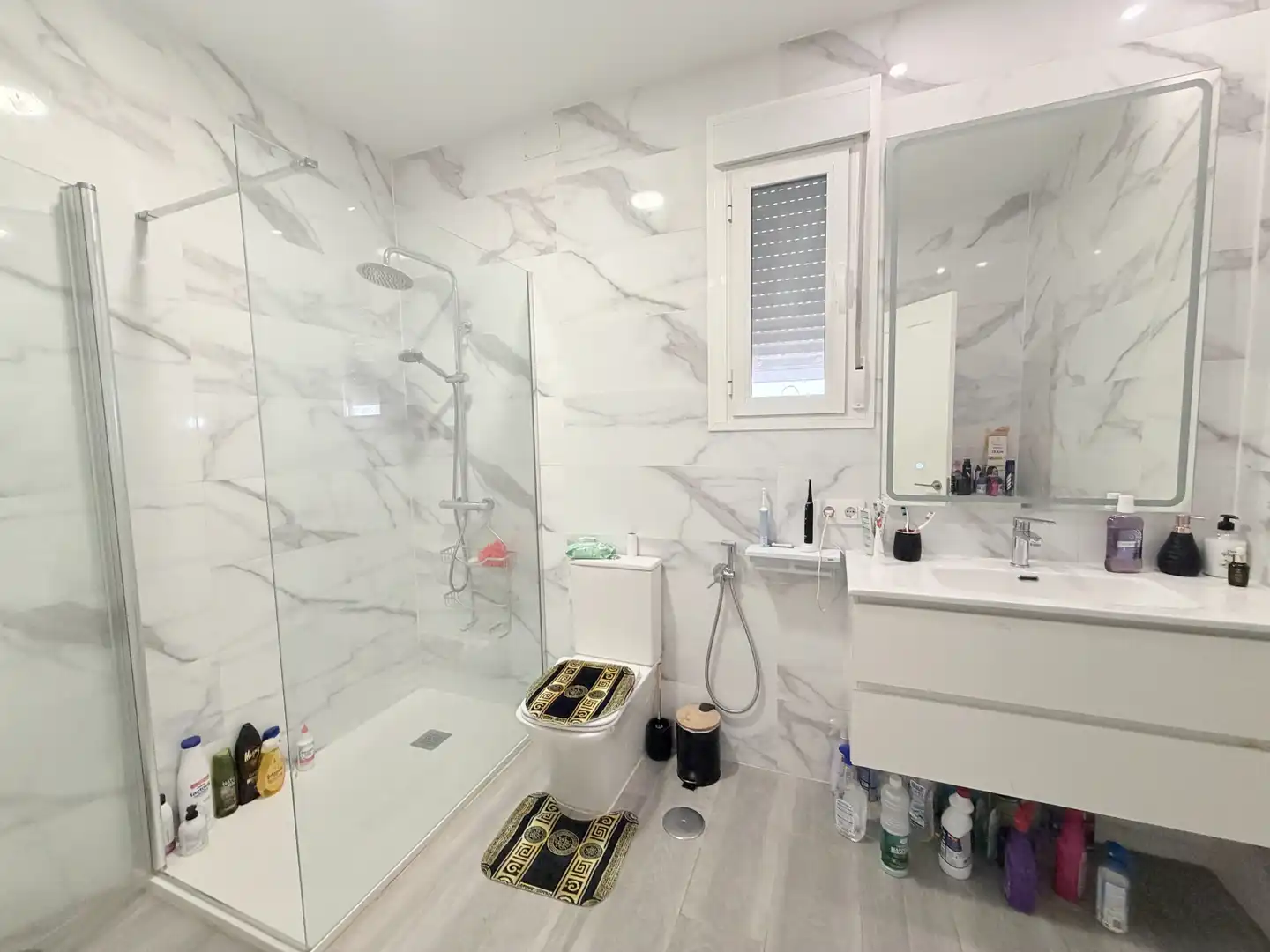 Bathroom of Detached homes for sale in Sevilla  with Air Conditioner, Terrace and Storage room